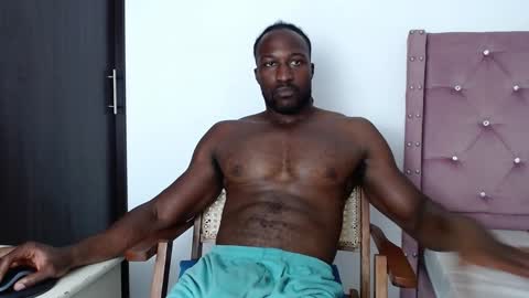 Snapshot of blacknikes chatting on January 15, 1:31 pm Twtter 1MikeBeckford Onlyfns beckfordmike online show from January 15, 1:31 pm