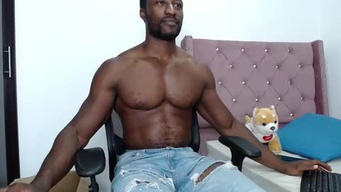 Snapshot of blacknikes chatting on February 28, 2:09 am Twtter 1MikeBeckford Onlyfns beckfordmike online show from February 28, 2:09 am