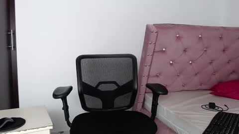 Snapshot of blacknikes chatting on March 3, 11:33 am Twtter 1MikeBeckford Onlyfns beckfordmike online show from March 3, 11:33 am