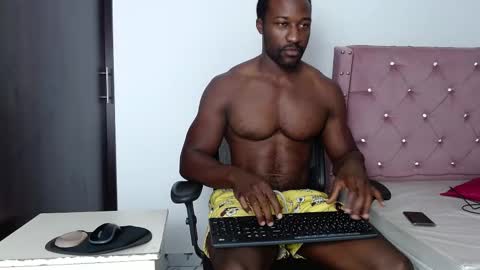 Snapshot of blacknikes chatting on March 5, 12:55 pm Twtter 1MikeBeckford Onlyfns beckfordmike online show from March 5, 12:55 pm