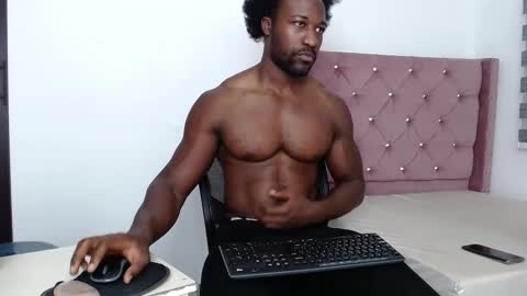 Snapshot of blacknikes chatting on October 15, 11:10 am Twtter 1MikeBeckford Onlyfns beckfordmike online show from October 15, 11:10 am