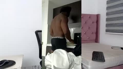 Snapshot of blacknikes chatting on November 8, 10:59 am Twtter 1MikeBeckford Onlyfns beckfordmike online show from November 8, 10:59 am