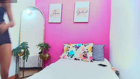 Tifffany bllom online show from March 4, 7:43 pm