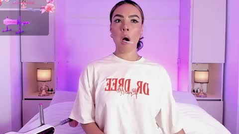 Snapshot of blackywhiite chatting on December 13, 4:43 am GRACE online show from December 13, 4:43 am