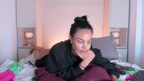 Snapshot of blackywhiite chatting on October 15, 4:29 pm GRACE online show from October 15, 4:29 pm