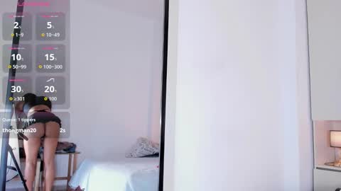 Snapshot of blackywhiite chatting on October 19, 4:57 am GRACE online show from October 19, 4:57 am