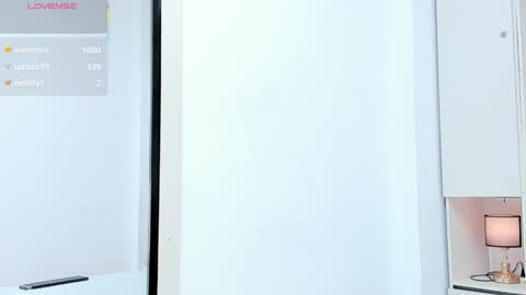 Snapshot of blackywhiite chatting on October 23, 4:50 pm GRACE online show from October 23, 4:50 pm