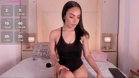 Snapshot of blackywhiite chatting on November 13, 5:17 am GRACE online show from November 13, 5:17 am