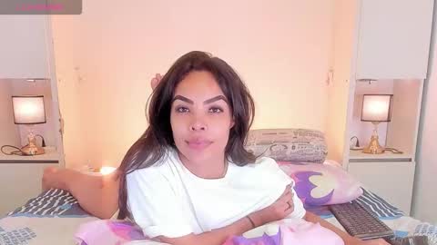 Snapshot of blackywhiite chatting on December 16, 4:39 am GRACE online show from December 16, 4:39 am