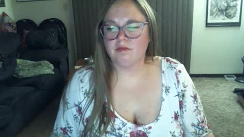 Snapshot of bladesizzo3111 chatting on December 19, 8:23 am bladesizzo3111 online show from December 19, 8:23 am