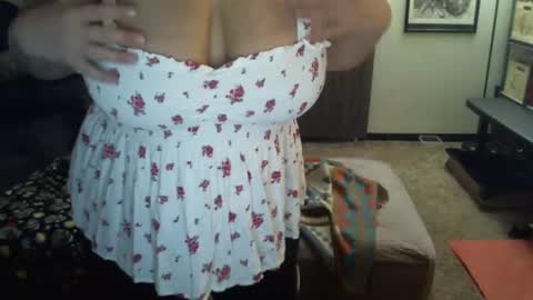 Snapshot of bladesizzo3111 chatting on January 3, 8:43 am bladesizzo3111 online show from January 3, 8:43 am