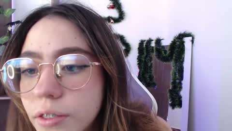   online show from December 22, 1:11 pm