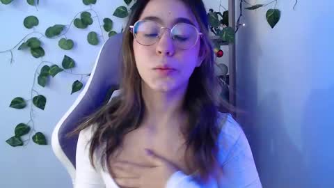   online show from February 3, 12:14 pm