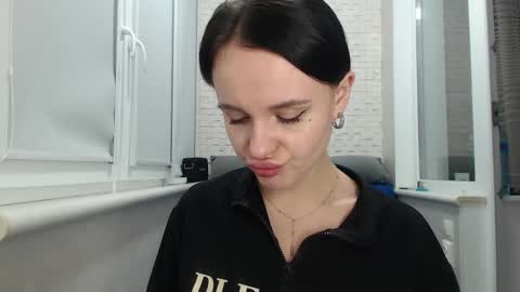 Snapshot of blairyates chatting on November 12, 1:28 am BlairYates online show from November 12, 1:28 am