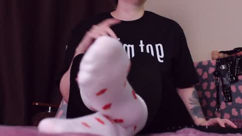 Snapshot of blake_luna chatting on December 12, 4:10 pm Britney online show from December 12, 4:10 pm