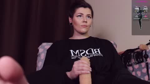 Snapshot of blake_luna chatting on February 2, 7:14 pm Britney online show from February 2, 7:14 pm