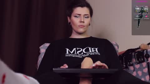 Snapshot of blake_luna chatting on February 2, 10:17 pm Britney online show from February 2, 10:17 pm