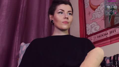 Snapshot of blake_luna chatting on February 23, 3:51 pm Britney online show from February 23, 3:51 pm