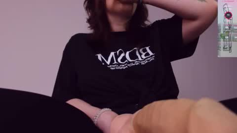 Snapshot of blake_luna chatting on September 17, 9:44 am Britney online show from September 17, 9:44 am