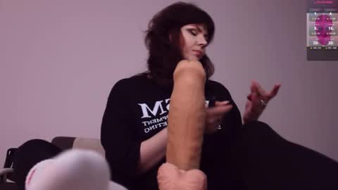 Snapshot of blake_luna chatting on October 25, 10:34 am Britney online show from October 25, 10:34 am