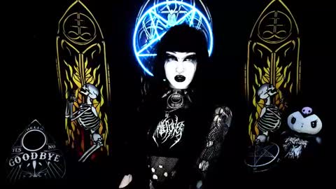 Snapshot of blasphemiangxrl chatting on February 14, 11:09 pm online show from February 14, 11:09 pm