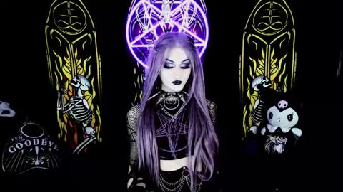 Snapshot of blasphemiangxrl chatting on February 21, 2:48 pm online show from February 21, 2:48 pm