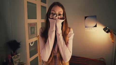  LiLy online show from September 18, 3:03 pm