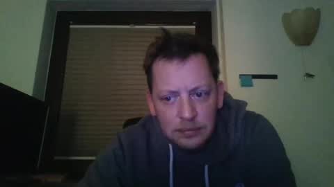 Snapshot of blonde32m chatting on December 22, 3:33 am blonde32m online show from December 22, 3:33 am