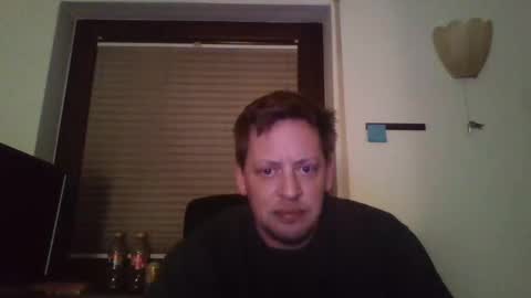 Snapshot of blonde32m chatting on December 30, 12:43 am blonde32m online show from December 30, 12:43 am