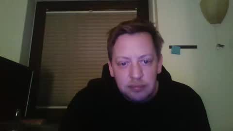 Snapshot of blonde32m chatting on January 4, 2:03 am blonde32m online show from January 4, 2:03 am