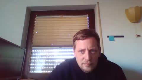 Snapshot of blonde32m chatting on January 14, 1:28 pm blonde32m online show from January 14, 1:28 pm