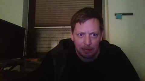 Snapshot of blonde32m chatting on February 8, 12:38 am blonde32m online show from February 8, 12:38 am