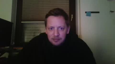 Snapshot of blonde32m chatting on February 18, 11:08 pm blonde32m online show from February 18, 11:08 pm