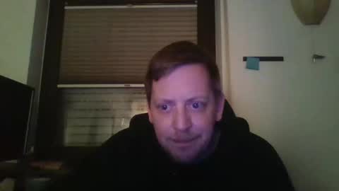 Snapshot of blonde32m chatting on February 19, 11:04 pm blonde32m online show from February 19, 11:04 pm