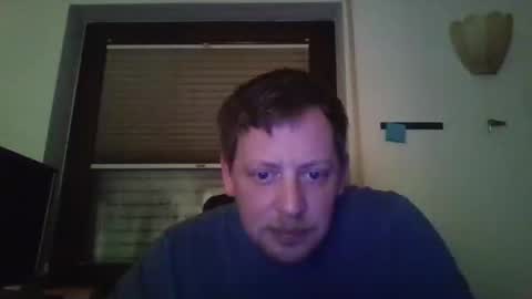 Snapshot of blonde32m chatting on February 22, 5:24 pm blonde32m online show from February 22, 5:24 pm