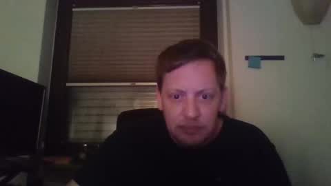 Snapshot of blonde32m chatting on March 7, 11:38 pm blonde32m online show from March 7, 11:38 pm