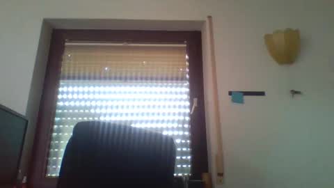 Snapshot of blonde32m chatting on September 28, 1:38 pm blonde32m online show from September 28, 1:38 pm