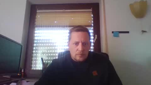 Snapshot of blonde32m chatting on September 29, 2:44 pm blonde32m online show from September 29, 2:44 pm