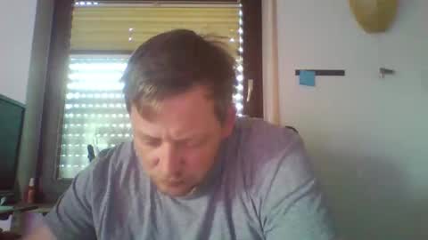 Snapshot of blonde32m chatting on October 18, 11:55 am blonde32m online show from October 18, 11:55 am