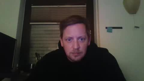 Snapshot of blonde32m chatting on November 2, 7:16 pm blonde32m online show from November 2, 7:16 pm