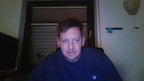 Snapshot of blonde32m chatting on November 20, 10:31 pm blonde32m online show from November 20, 10:31 pm