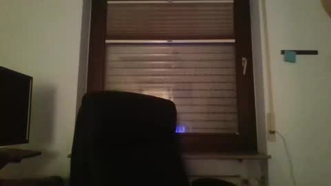 Snapshot of blonde32m chatting on November 25, 10:54 pm blonde32m online show from November 25, 10:54 pm