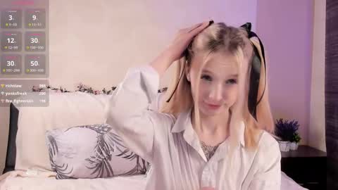 Snapshot of blonde_lotos chatting on February 27, 12:23 pm Kate and Mary online show from February 27, 12:23 pm