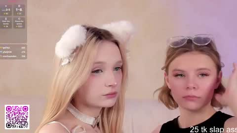 Snapshot of blonde_lotos chatting on March 7, 10:24 am Kate and Mary online show from March 7, 10:24 am