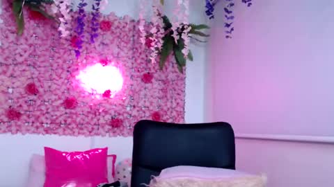 blonde_squirt_ online show from February 15, 12:54 pm