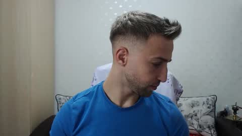 Mr Blond online show from November 14, 7:01 pm