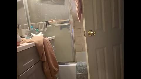 Snapshot of blondebellaaa3 chatting on January 5, 7:17 pm Gia online show from January 5, 7:17 pm