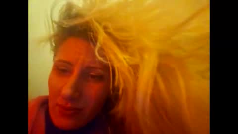 Snapshot of blondebellaaa3 chatting on January 21, 6:54 am Gia online show from January 21, 6:54 am