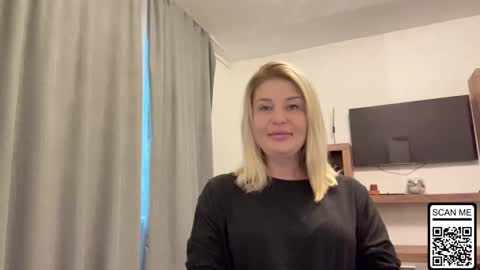 Snapshot of blondie_xoxoxo chatting on October 7, 8:22 am blondie_xoxoxo online show from October 7, 8:22 am