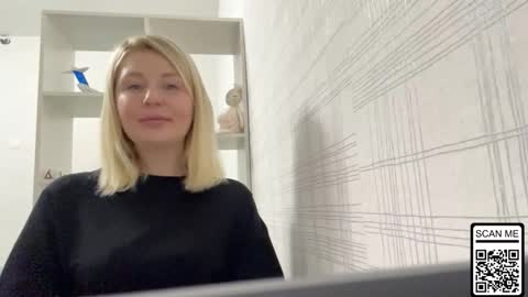 Snapshot of blondie_xoxoxo chatting on October 17, 7:00 am blondie_xoxoxo online show from October 17, 7:00 am